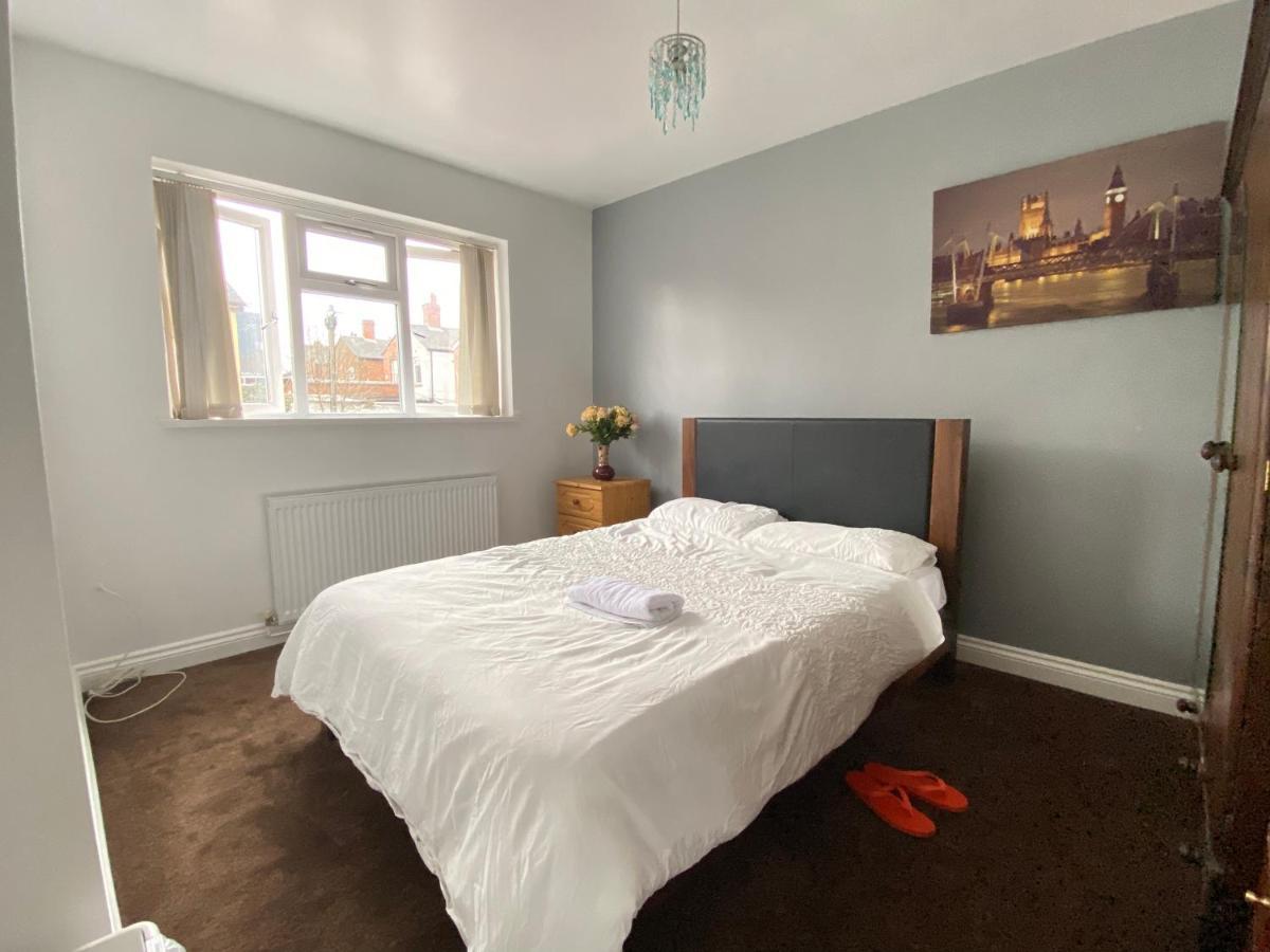 Homestay Budget Private Close To City Centre And Airport