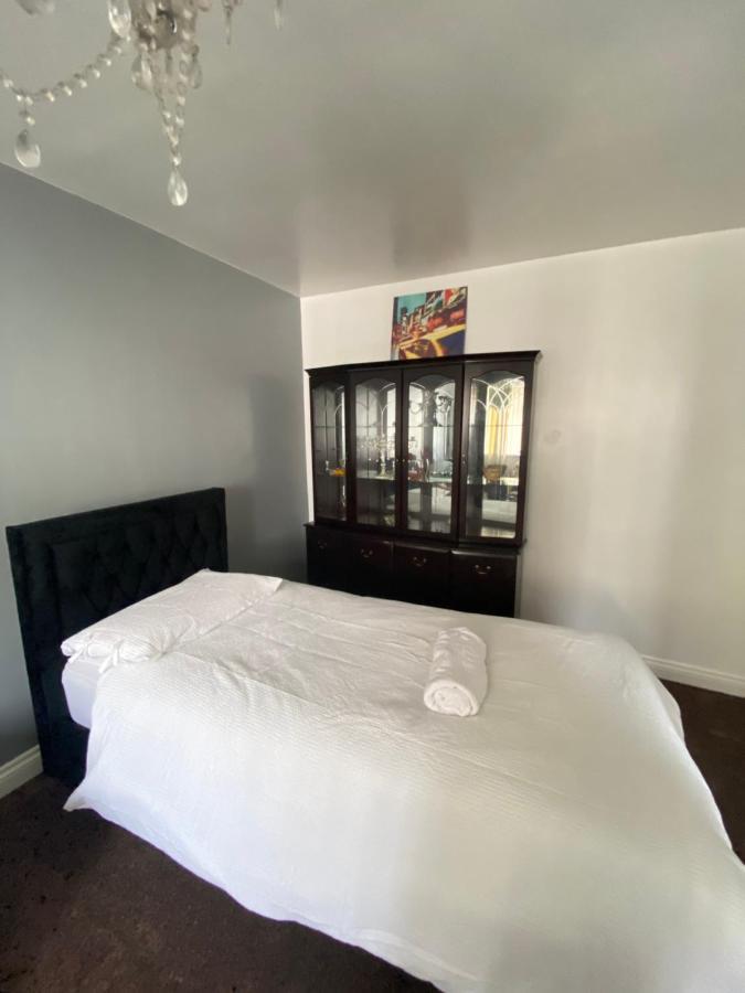 Budget Private Close To City Centre And Airport *