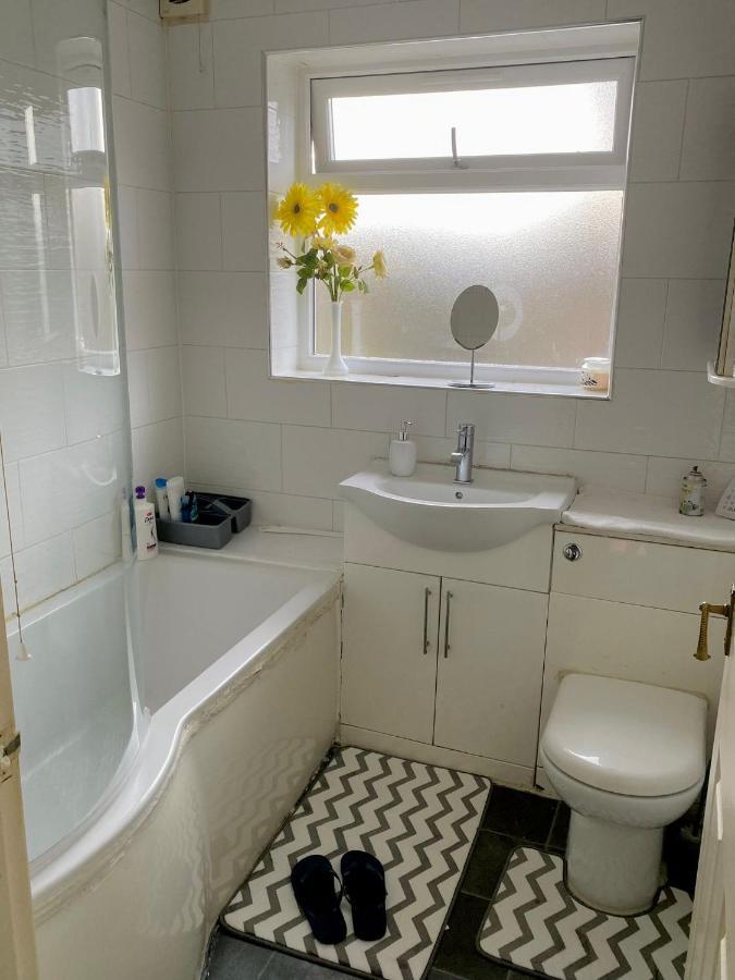 Budget Private Close To City Centre And Airport